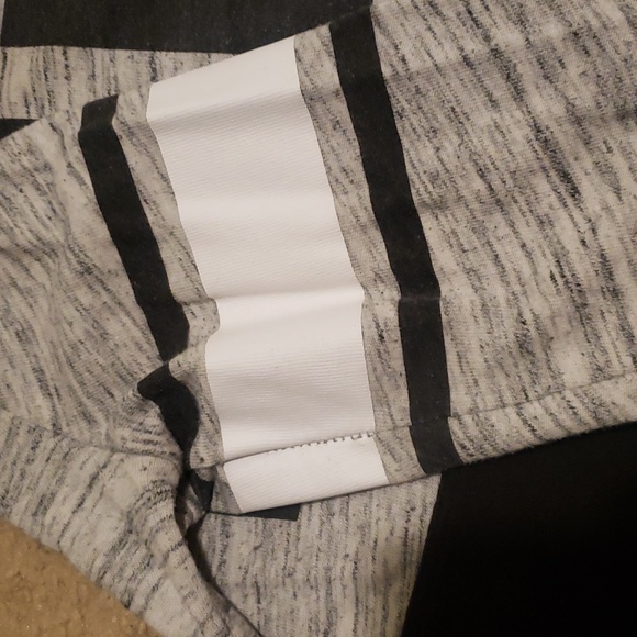 Victoria's Secret PINK 3 Quarter Sleeved T-Shirt - Picture 5 of 8